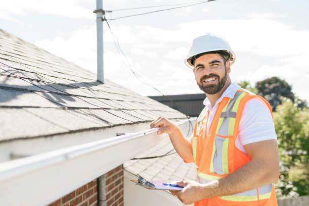 Best Roof Gutter Cleaning  in Happy Valley, OR